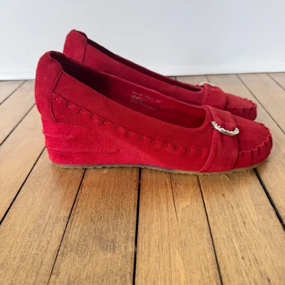 ruffle mooz red